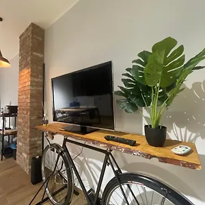 Industrial House 3 Bed & Breakfast
